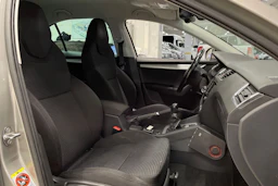 met. Ruskea (beige) Skoda OCTAVIA 2013 kuva 21.