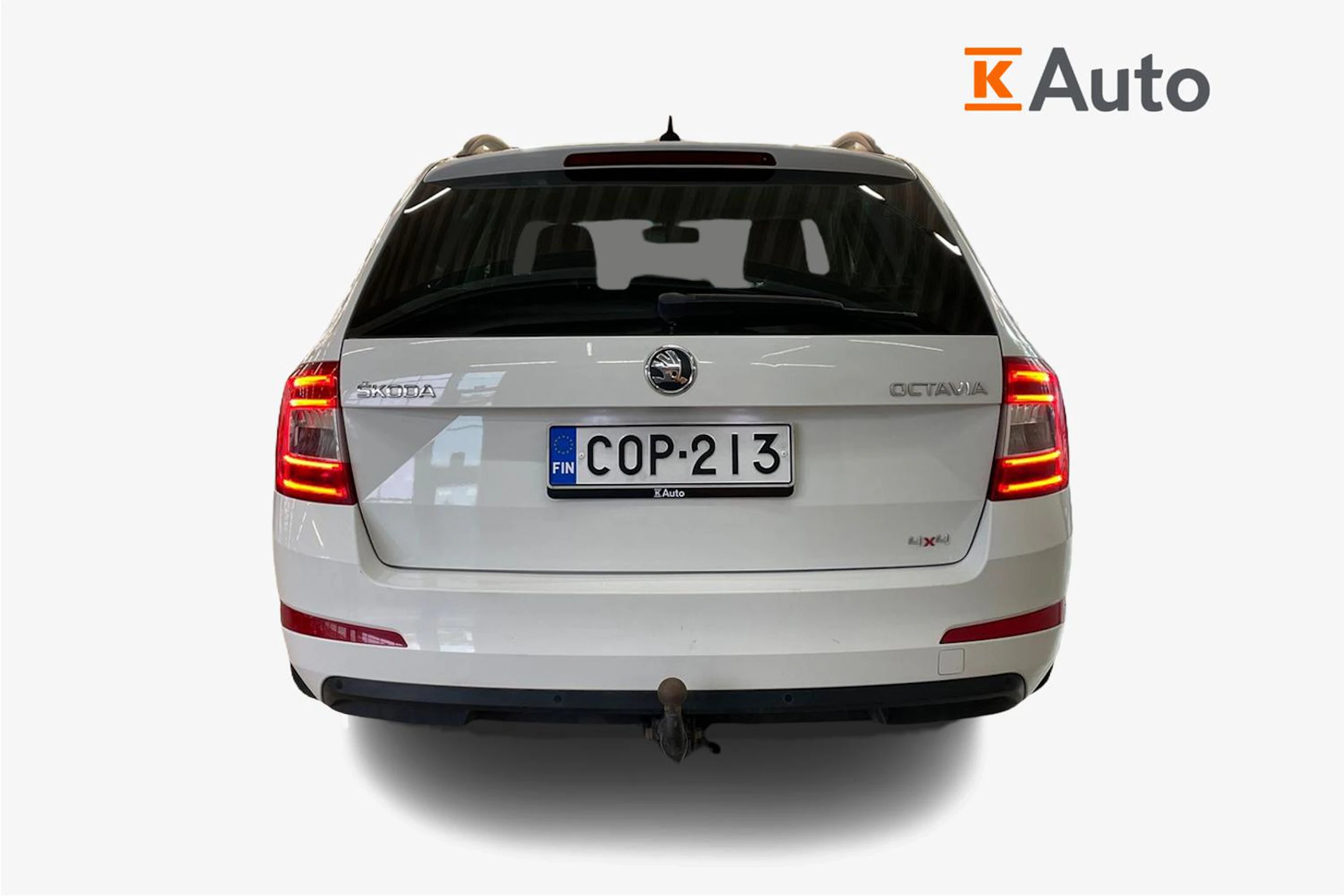 Valkoinen Skoda OCTAVIA 2013 kuva 3.