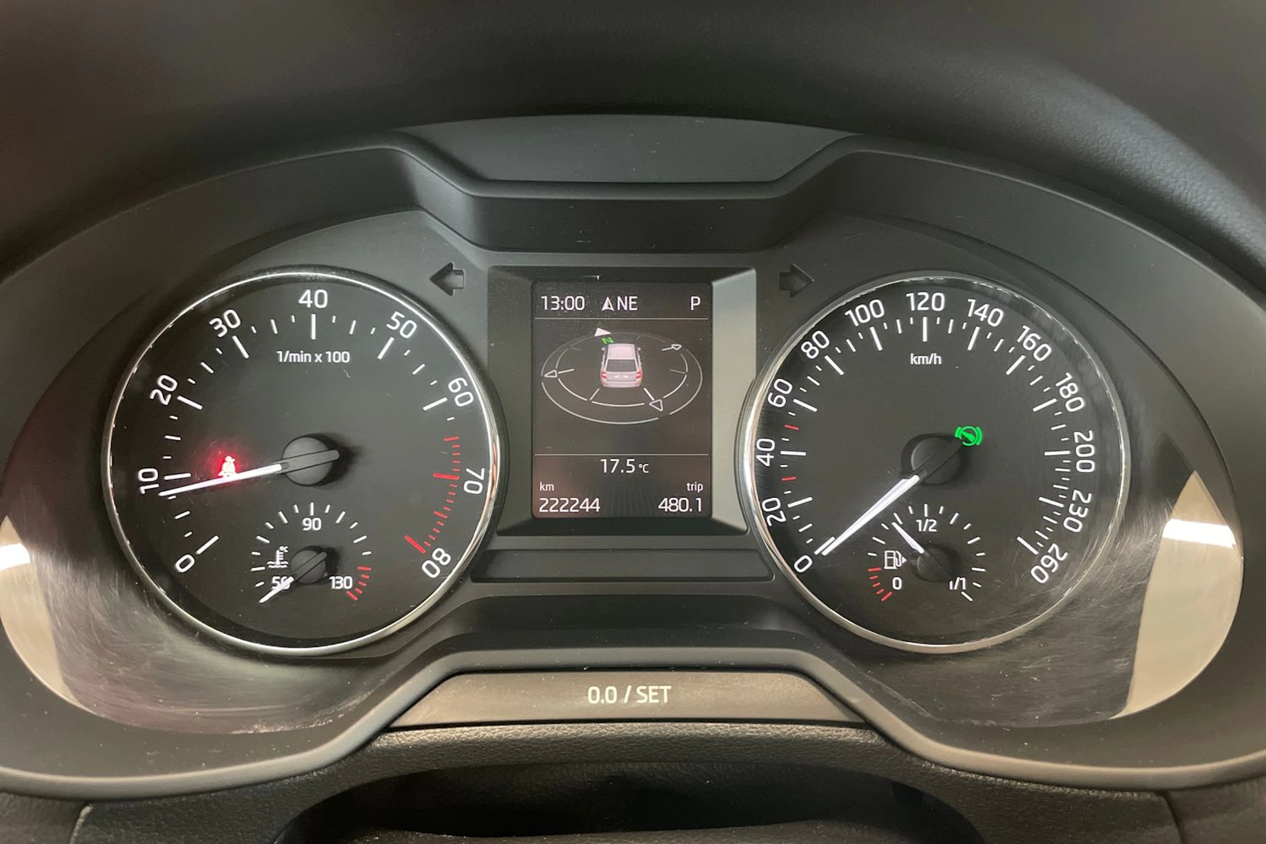 Valkoinen Skoda OCTAVIA 2013 kuva 11.