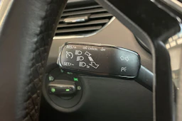 Valkoinen Skoda OCTAVIA 2013 kuva 14.