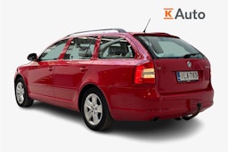 punainen Skoda Octavia 2013 kuva 2.