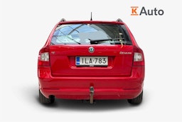 punainen Skoda Octavia 2013 kuva 3.