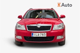punainen Skoda Octavia 2013 kuva 4.