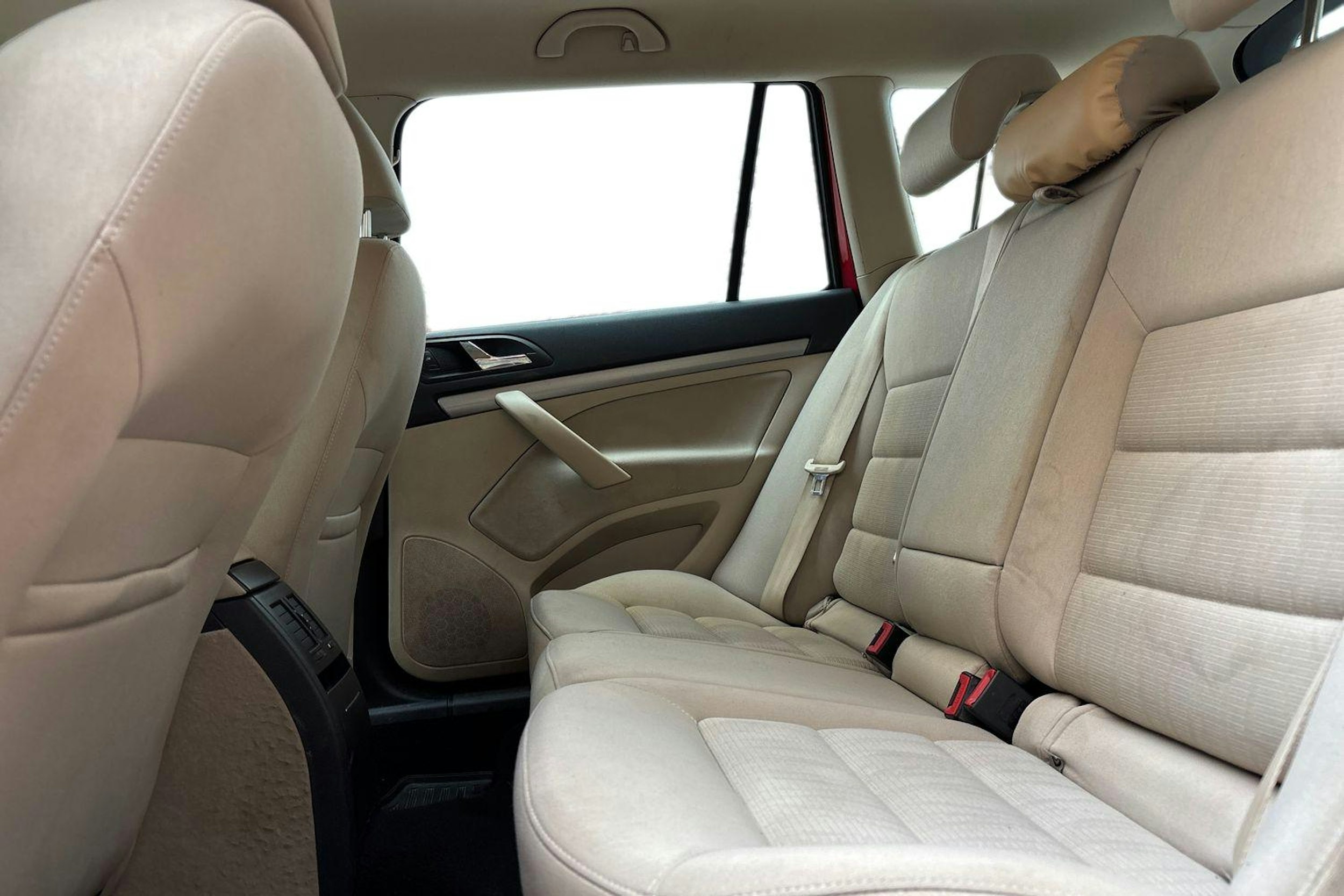 punainen Skoda Octavia 2013 kuva 8.