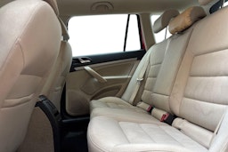 punainen Skoda Octavia 2013 kuva 8.