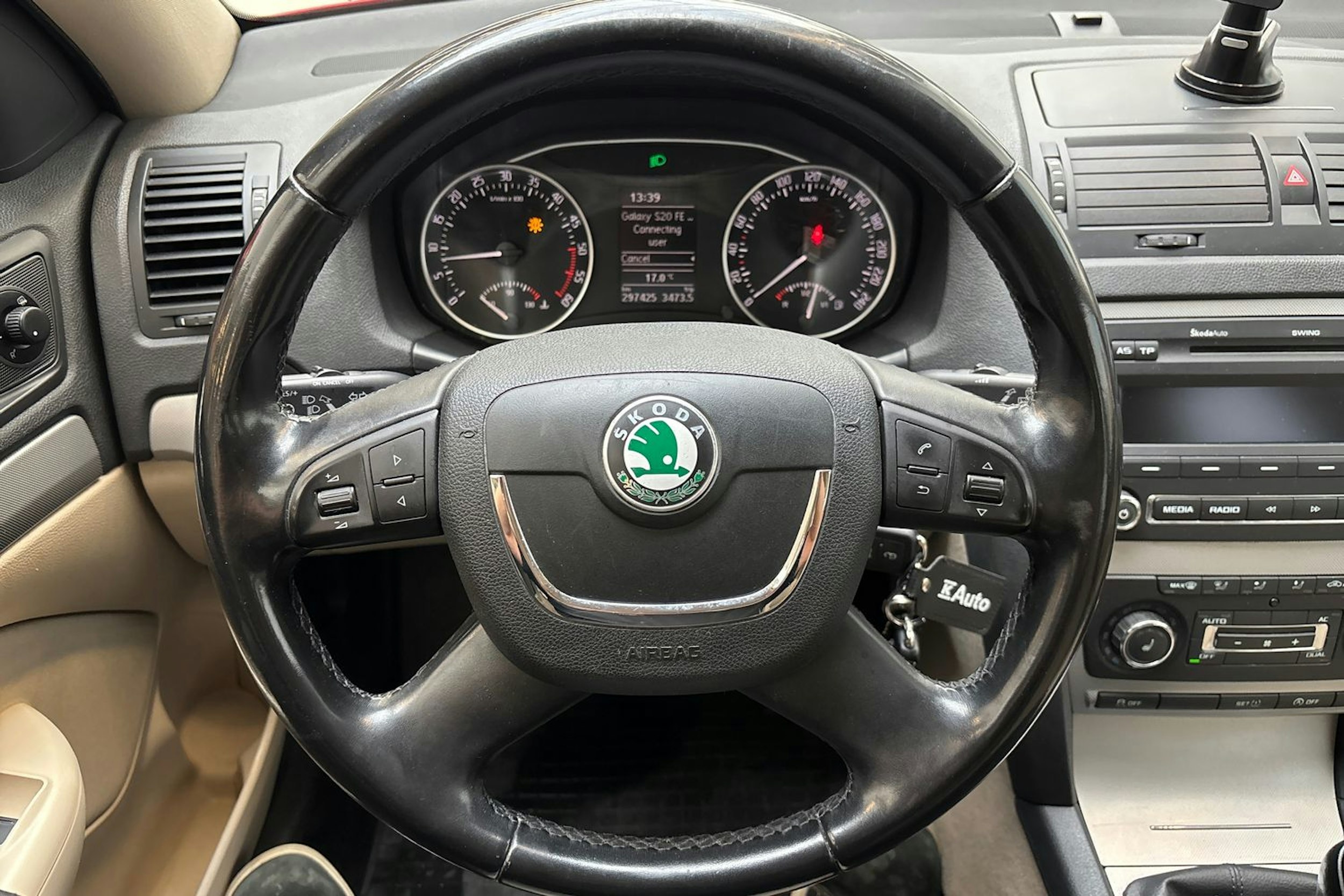 punainen Skoda Octavia 2013 kuva 15.