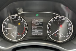punainen Skoda Octavia 2013 kuva 16.