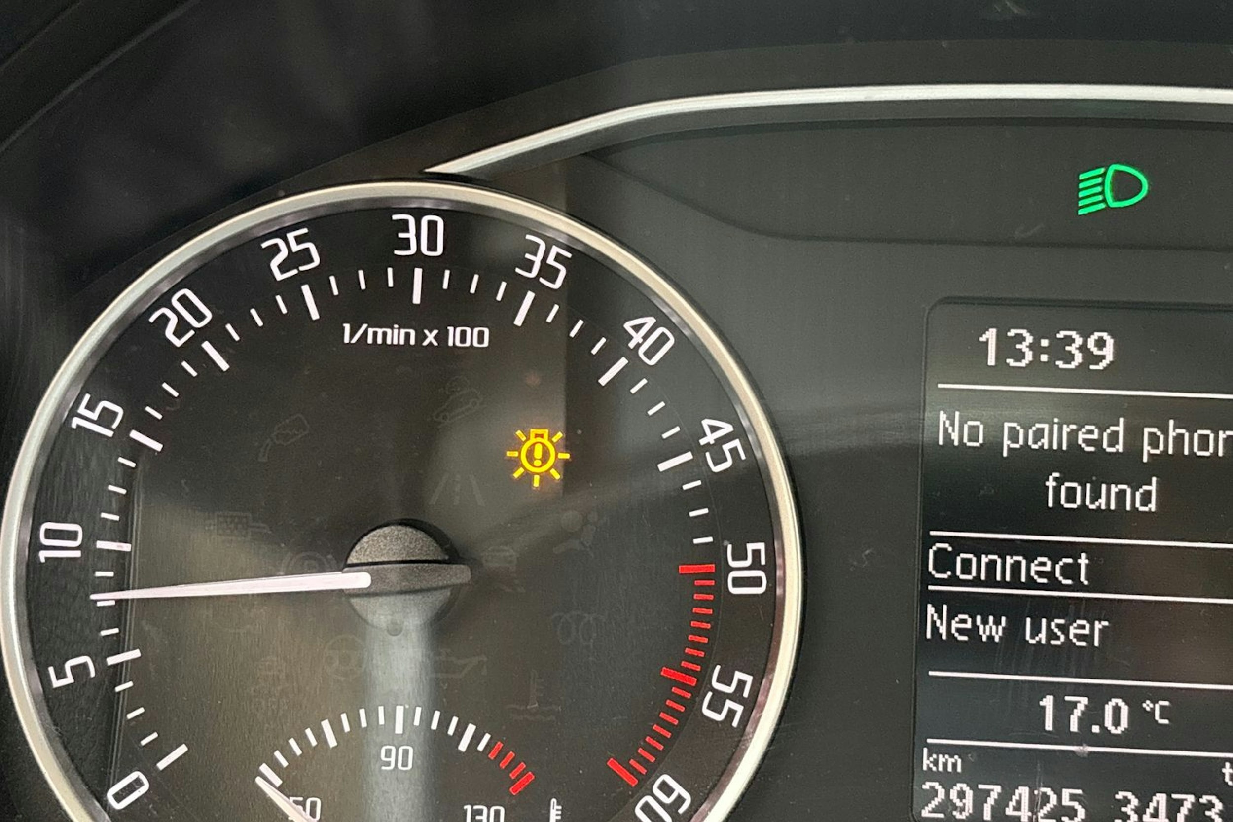 punainen Skoda Octavia 2013 kuva 17.
