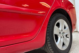 punainen Skoda Octavia 2013 kuva 26.