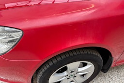 punainen Skoda Octavia 2013 kuva 28.