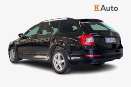 Musta Skoda OCTAVIA 2013 kuva 2.