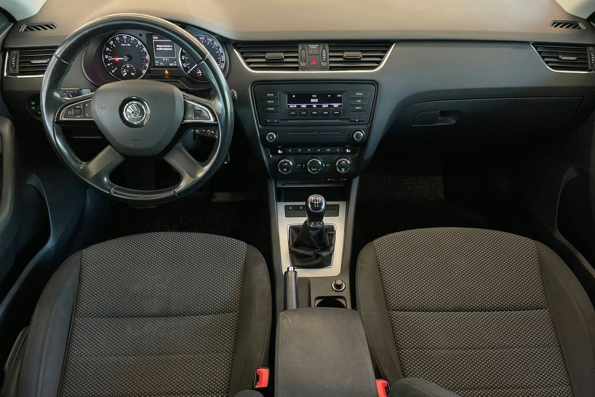 Musta Skoda OCTAVIA 2013 kuva 9.