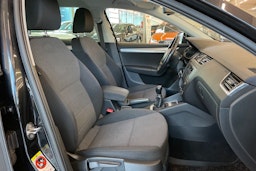 Musta Skoda OCTAVIA 2013 kuva 23.