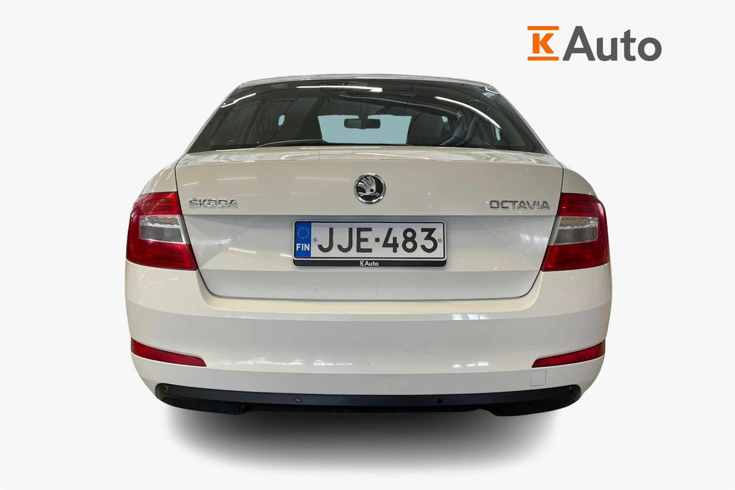 Valkoinen Skoda OCTAVIA 2013 kuva 3.