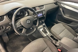 Valkoinen Skoda OCTAVIA 2013 kuva 7.