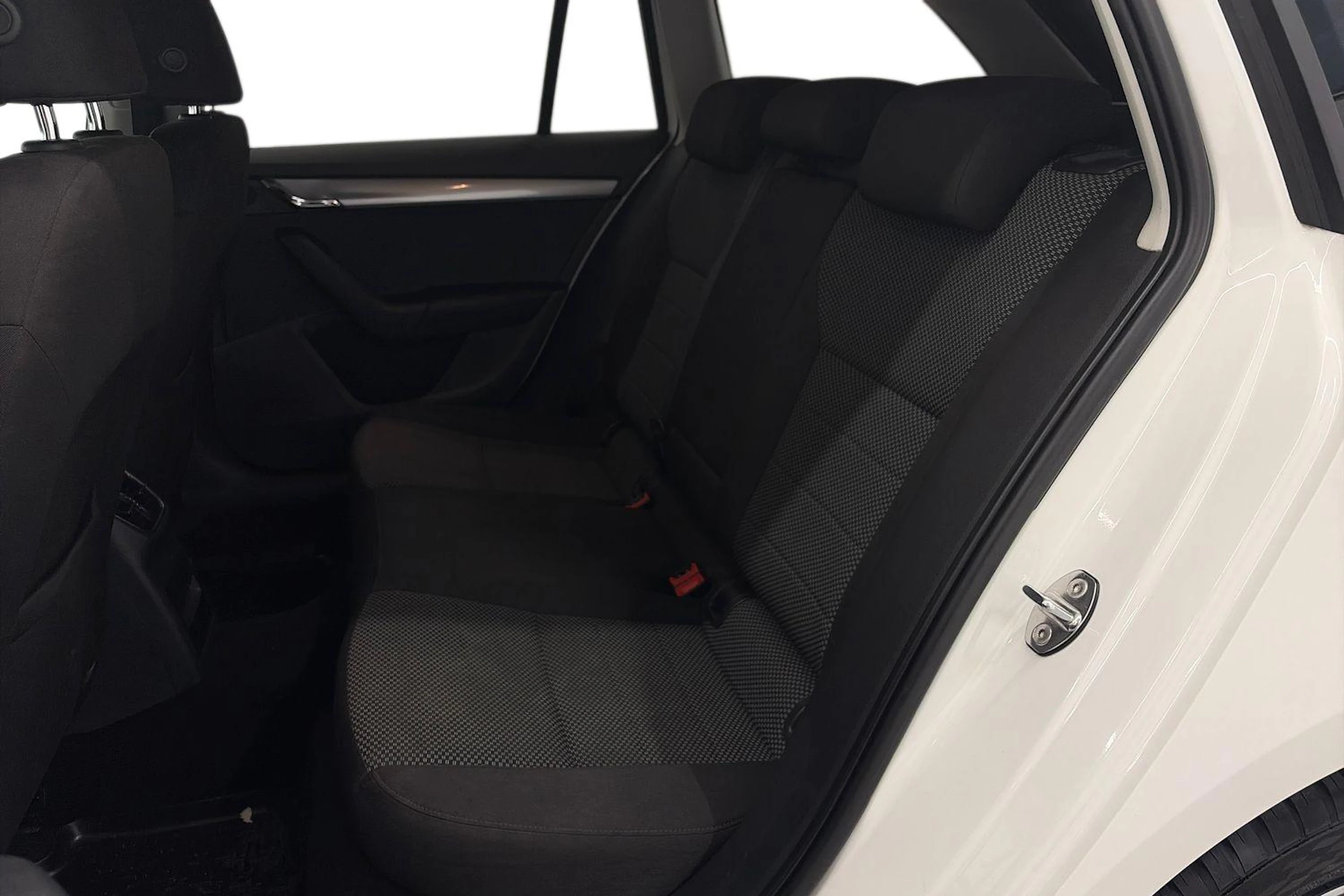 valkoinen Skoda Octavia 2013 kuva 8.