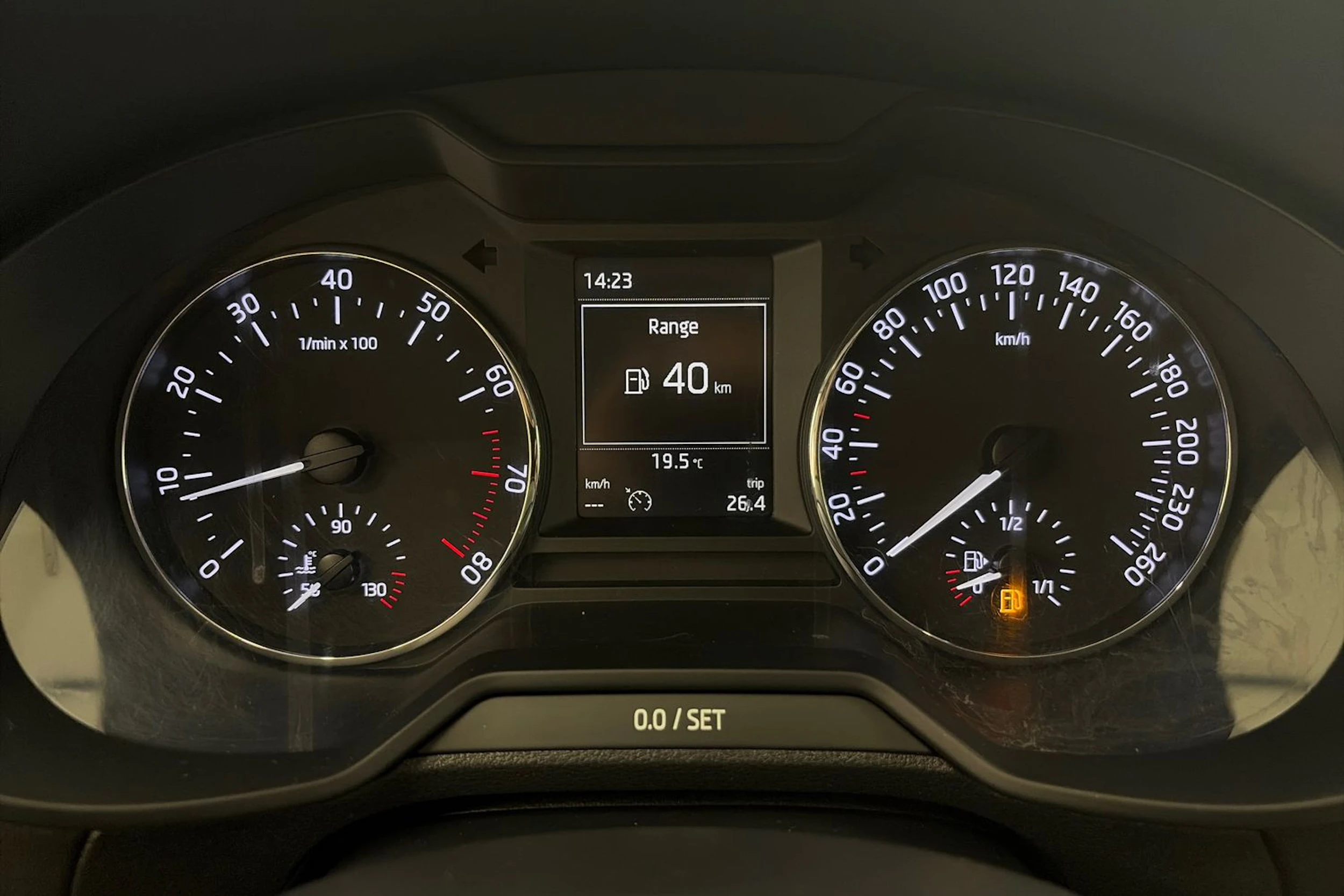 valkoinen Skoda Octavia 2013 kuva 14.