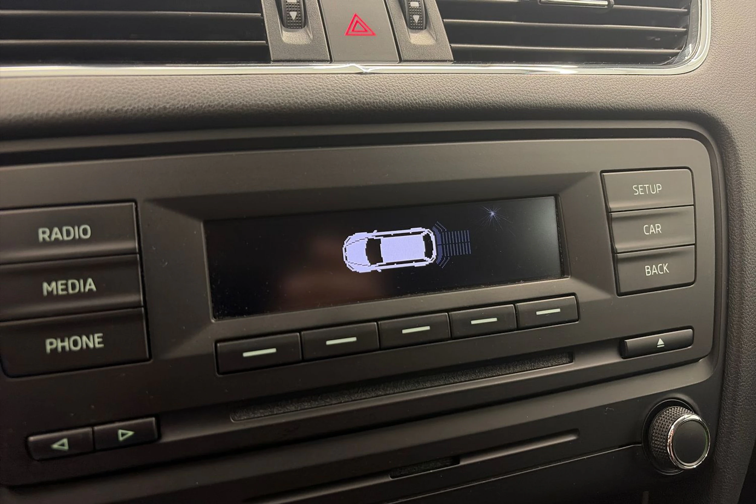 valkoinen Skoda Octavia 2013 kuva 16.