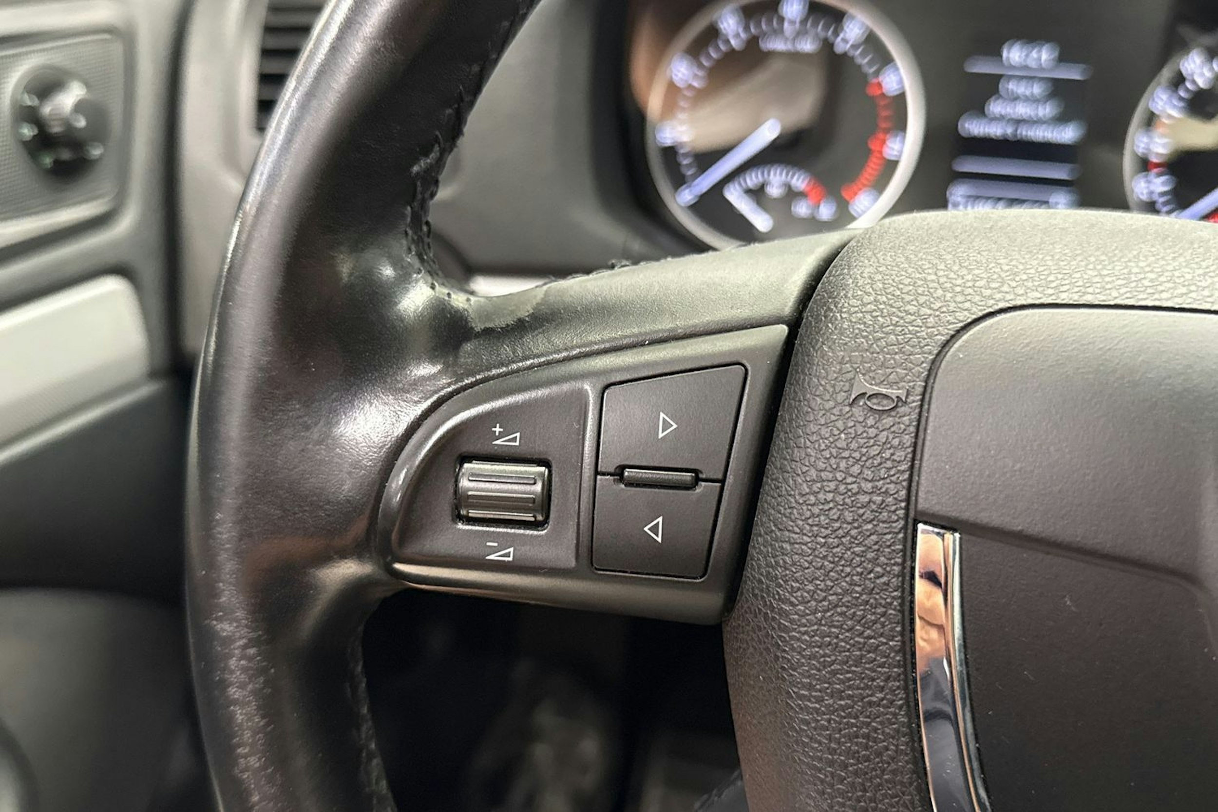 valkoinen Skoda Octavia 2013 kuva 17.