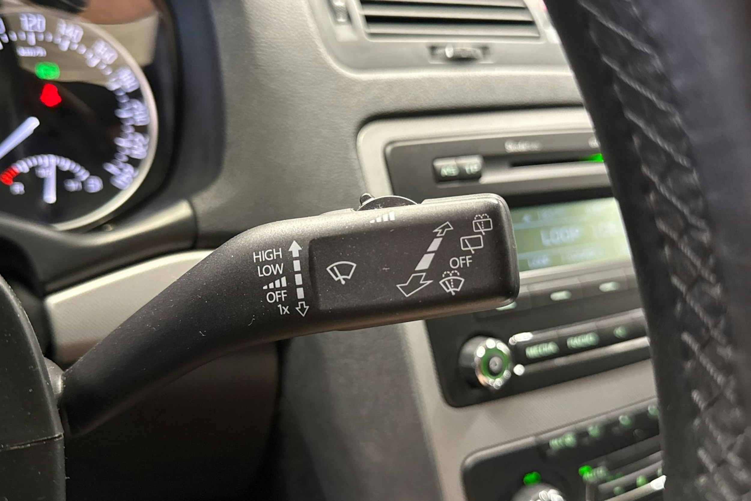 valkoinen Skoda Octavia 2013 kuva 20.