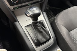 valkoinen Skoda Octavia 2013 kuva 24.