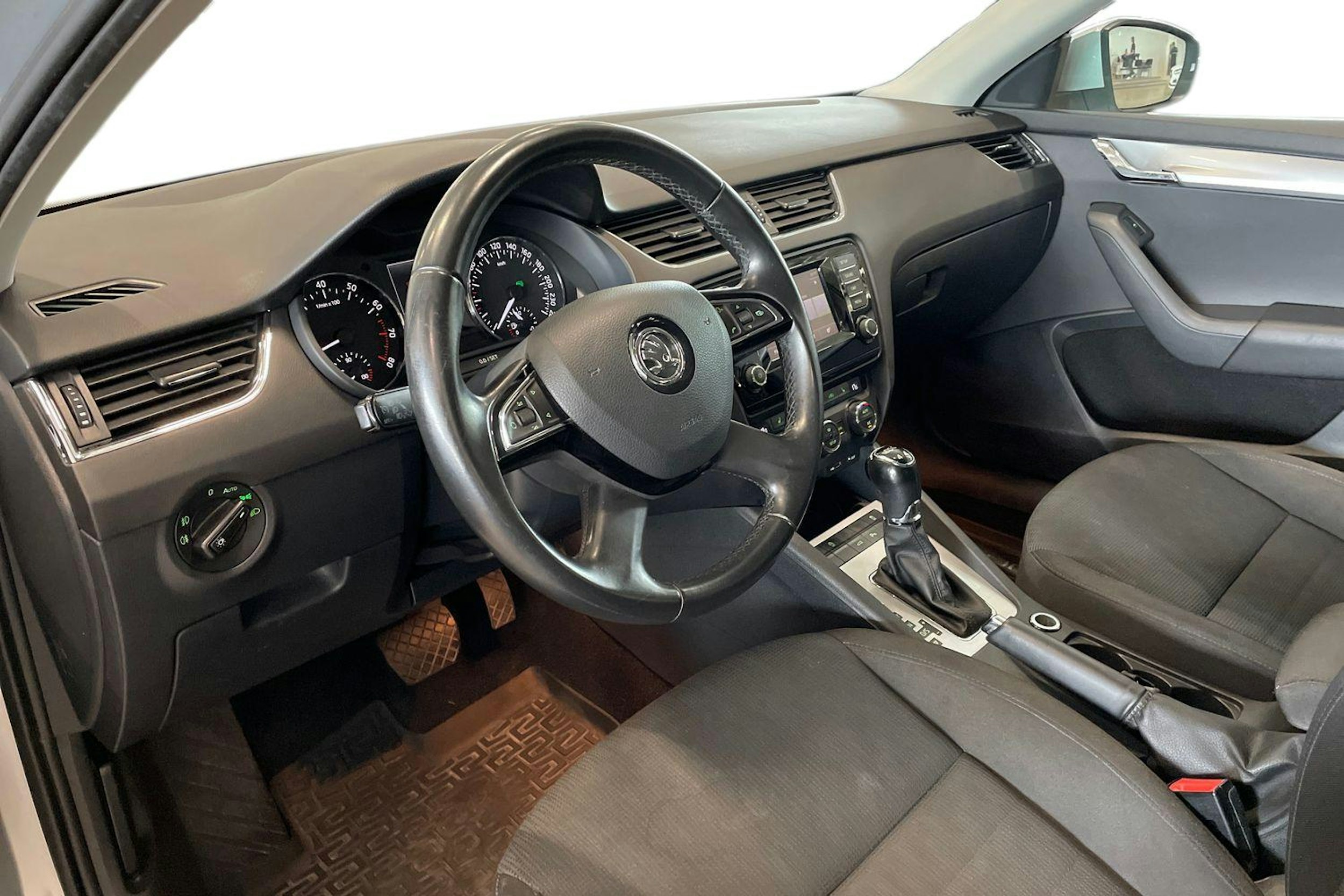 hopea Skoda Octavia 2013 kuva 7.