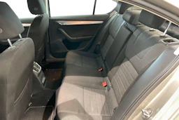 ruskea (beige) Skoda Octavia 2013 kuva 11.