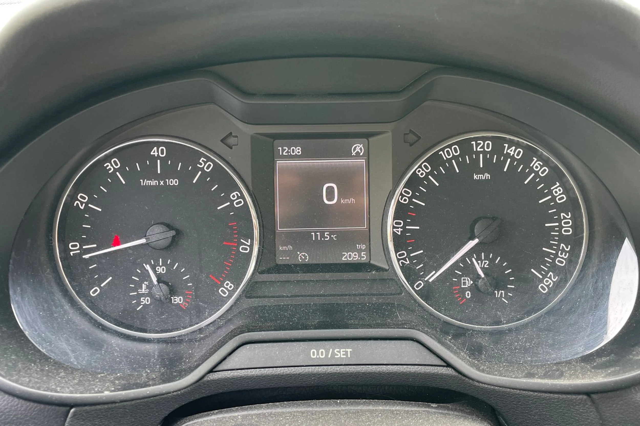 ruskea (beige) Skoda Octavia 2013 kuva 17.