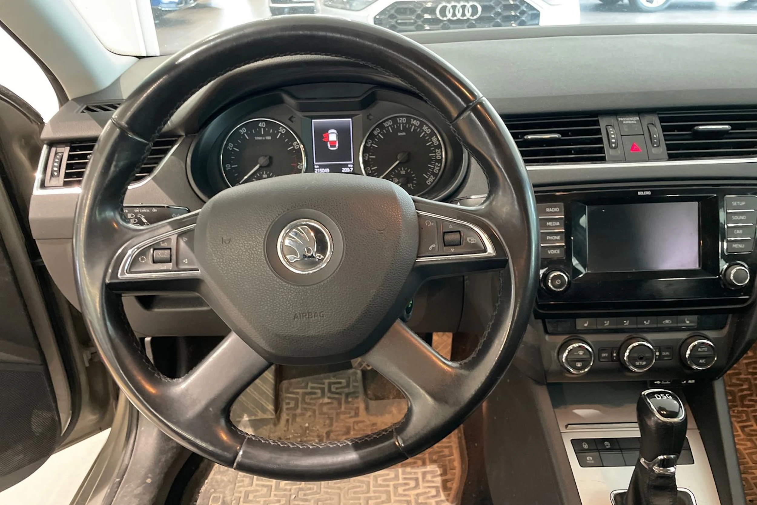 ruskea (beige) Skoda Octavia 2013 kuva 19.