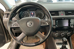 ruskea (beige) Skoda Octavia 2013 kuva 19.