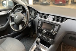 hopea Skoda Octavia 2013 kuva 16.