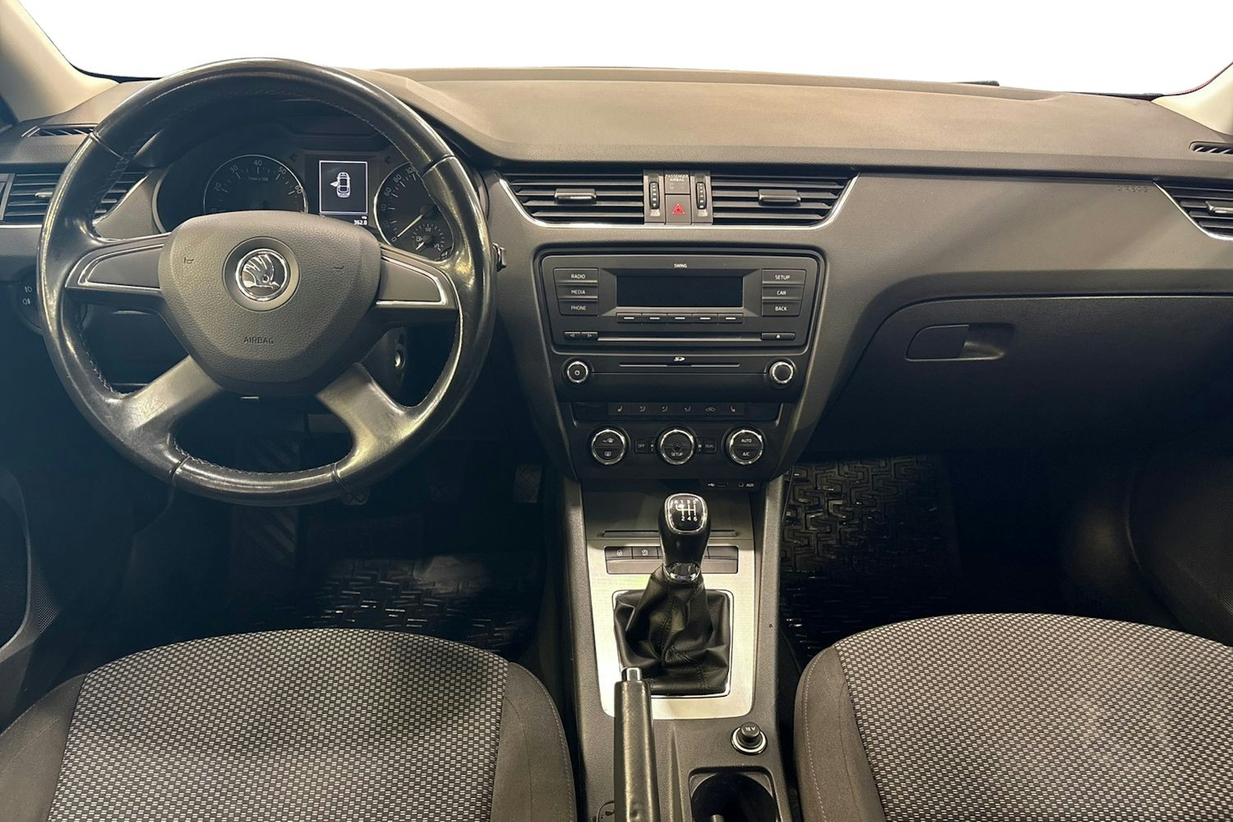 ruskea (beige) Skoda Octavia 2013 kuva 9.