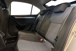 ruskea (beige) Skoda Octavia 2013 kuva 10.