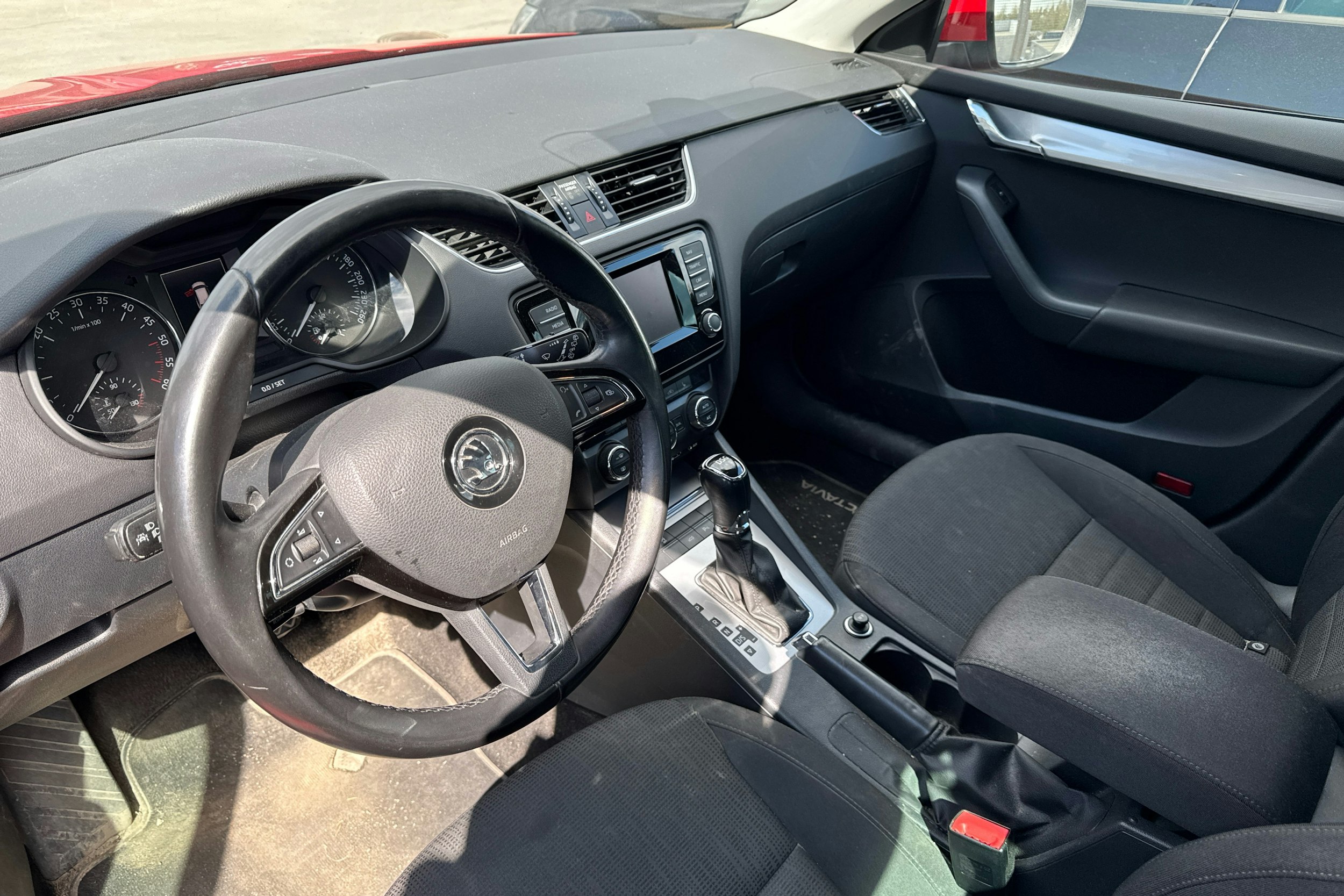 Punainen Skoda OCTAVIA 2013 kuva 3.