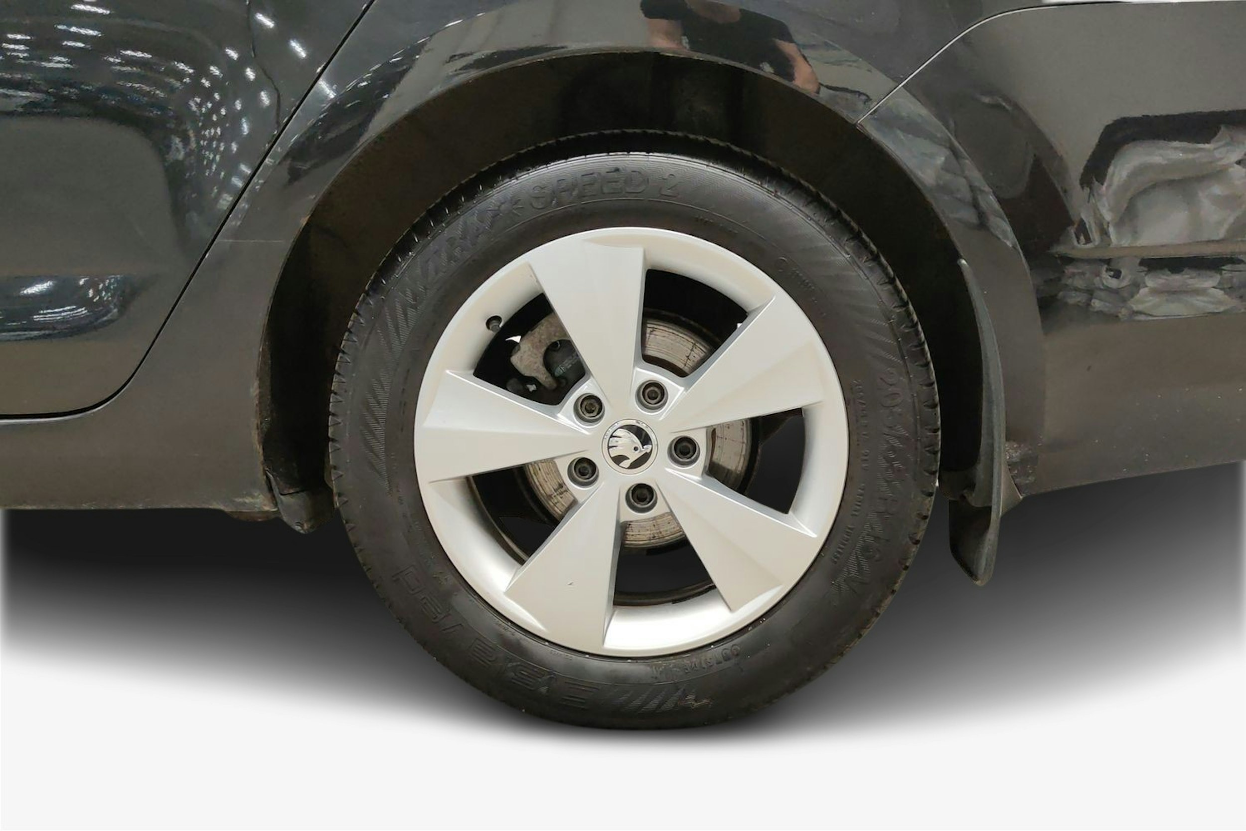 musta Skoda Octavia 2013 kuva 11.