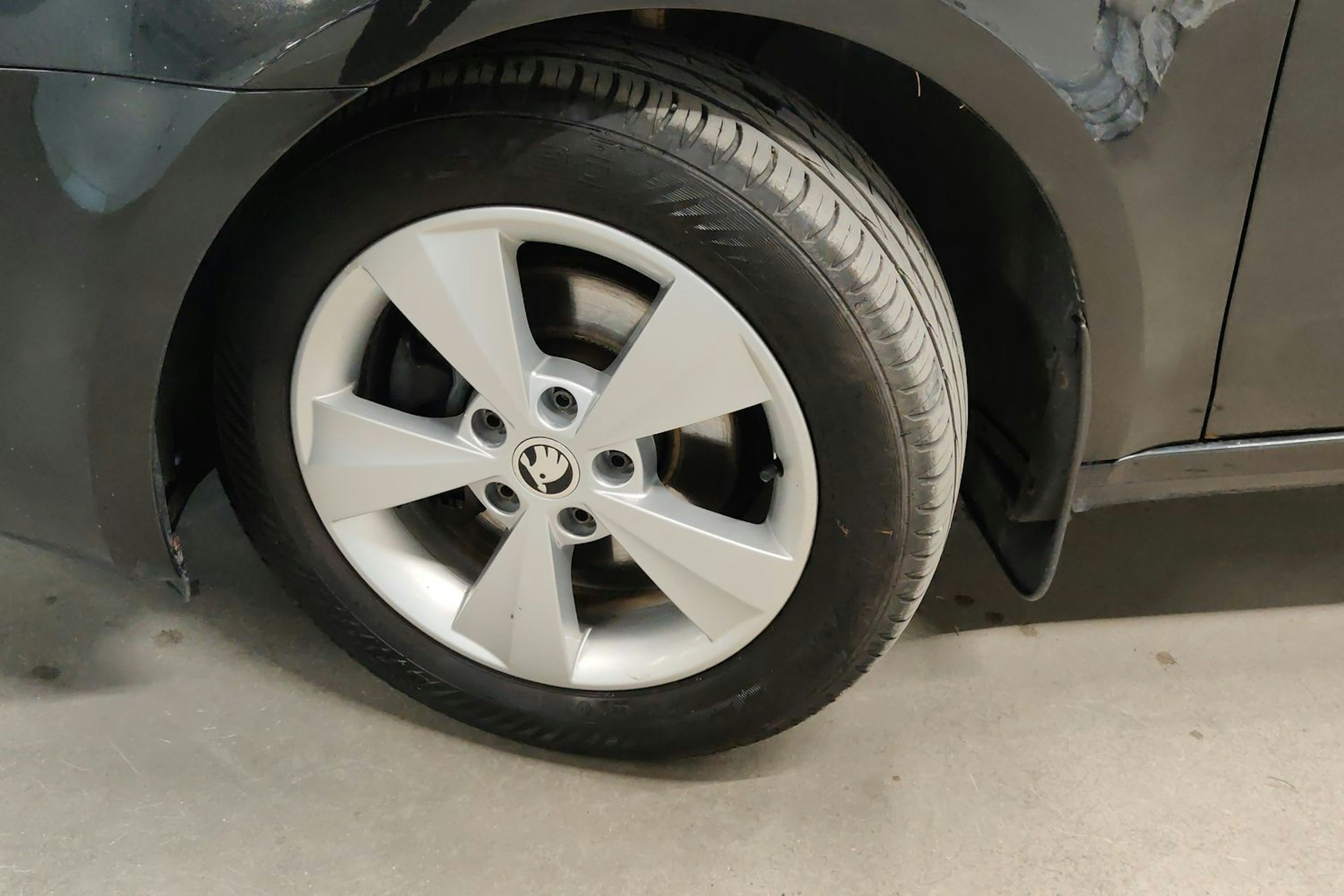 musta Skoda Octavia 2013 kuva 13.