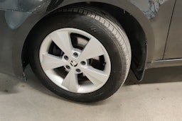 musta Skoda Octavia 2013 kuva 13.