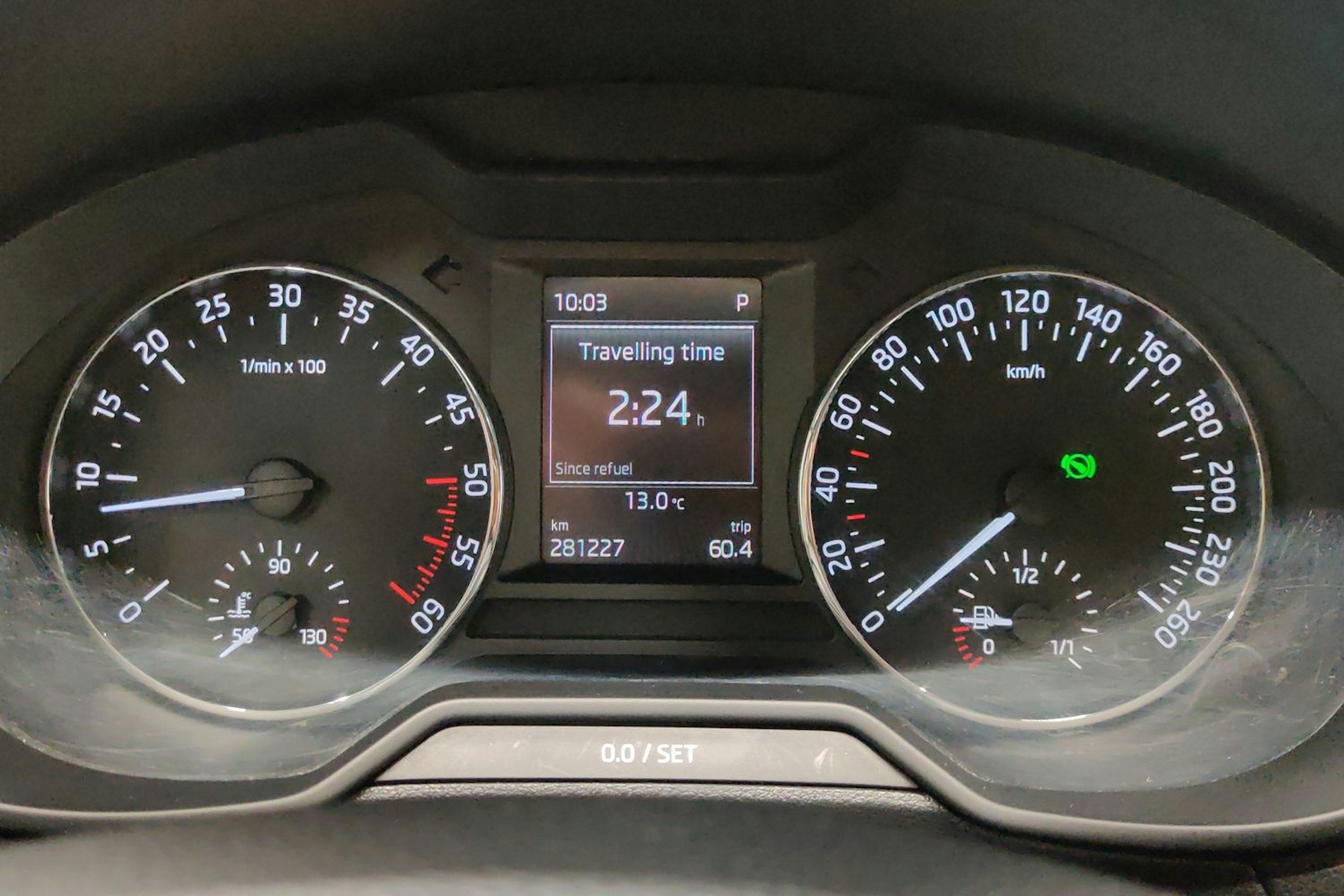 musta Skoda Octavia 2013 kuva 16.