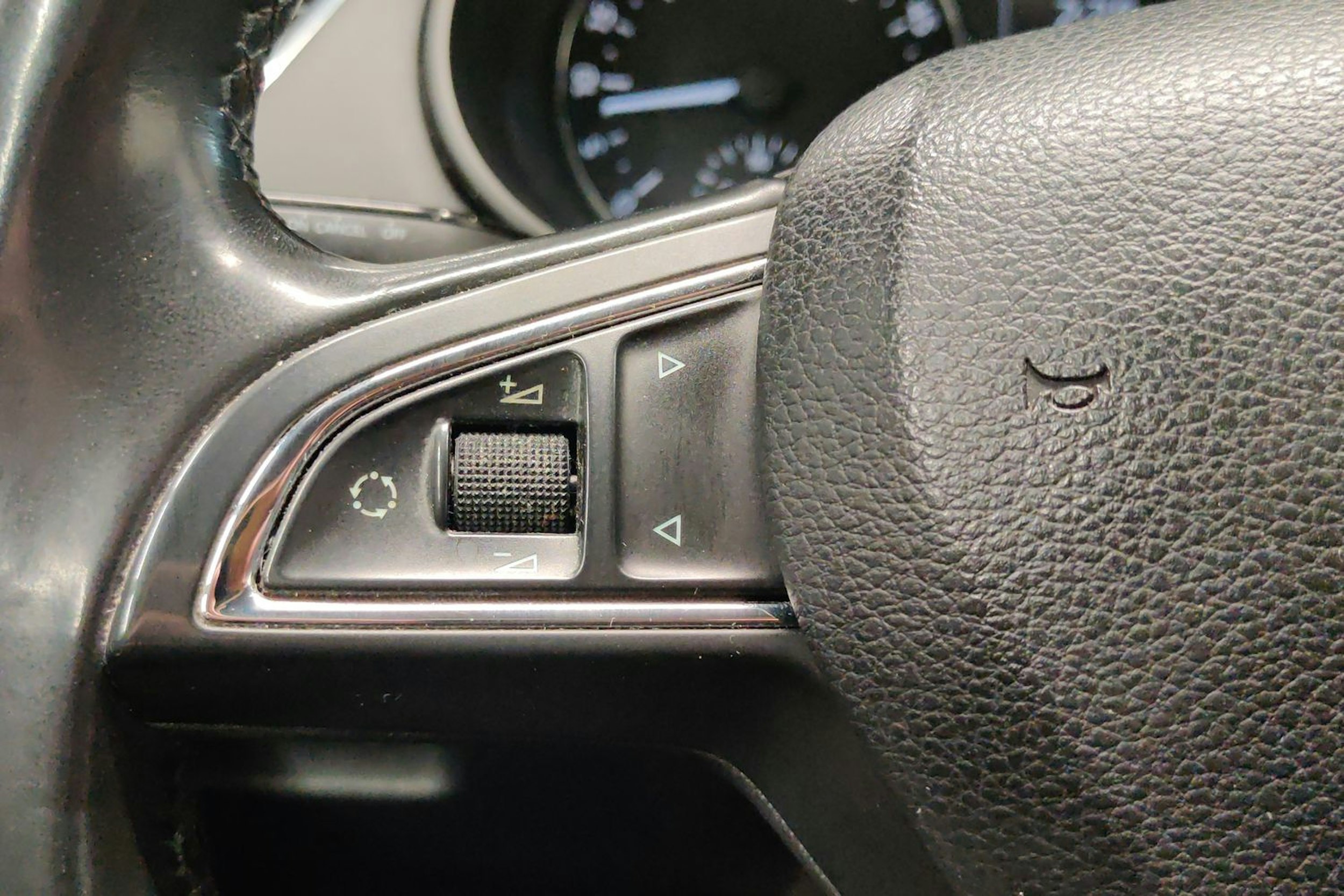 musta Skoda Octavia 2013 kuva 23.