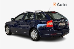 sininen Skoda Octavia 2013 kuva 2.