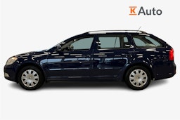 sininen Skoda Octavia 2013 kuva 6.