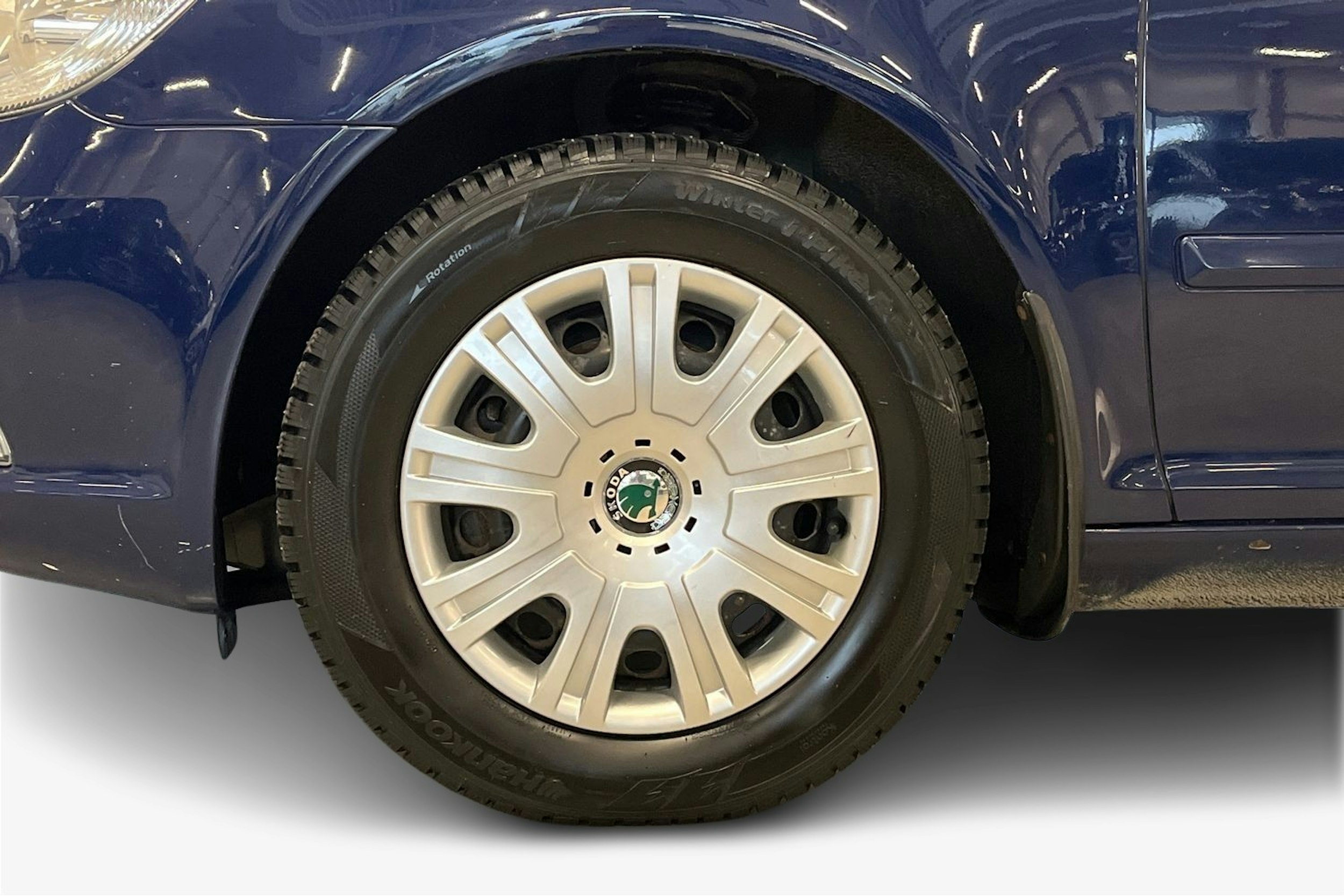 sininen Skoda Octavia 2013 kuva 11.