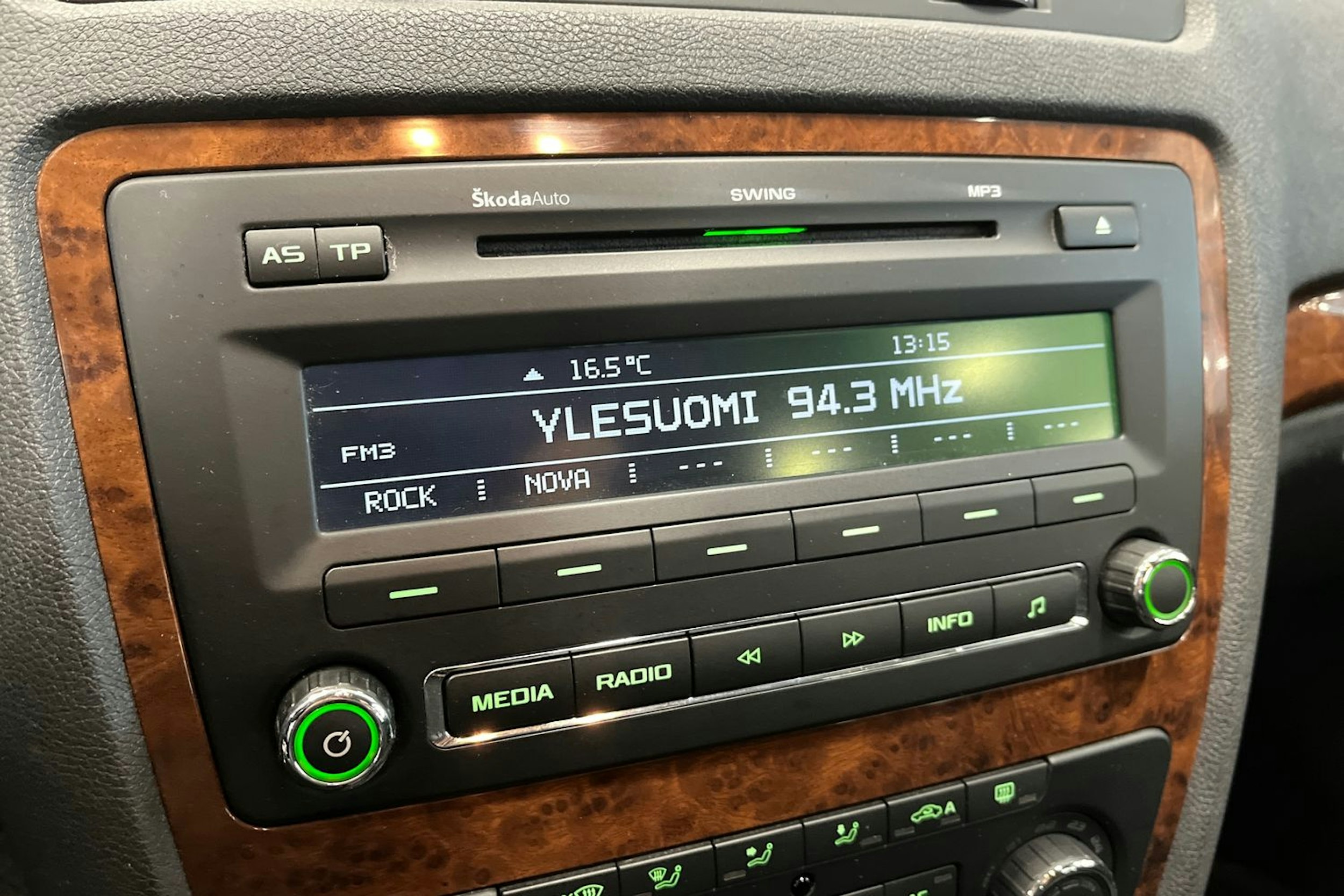 sininen Skoda Octavia 2013 kuva 18.