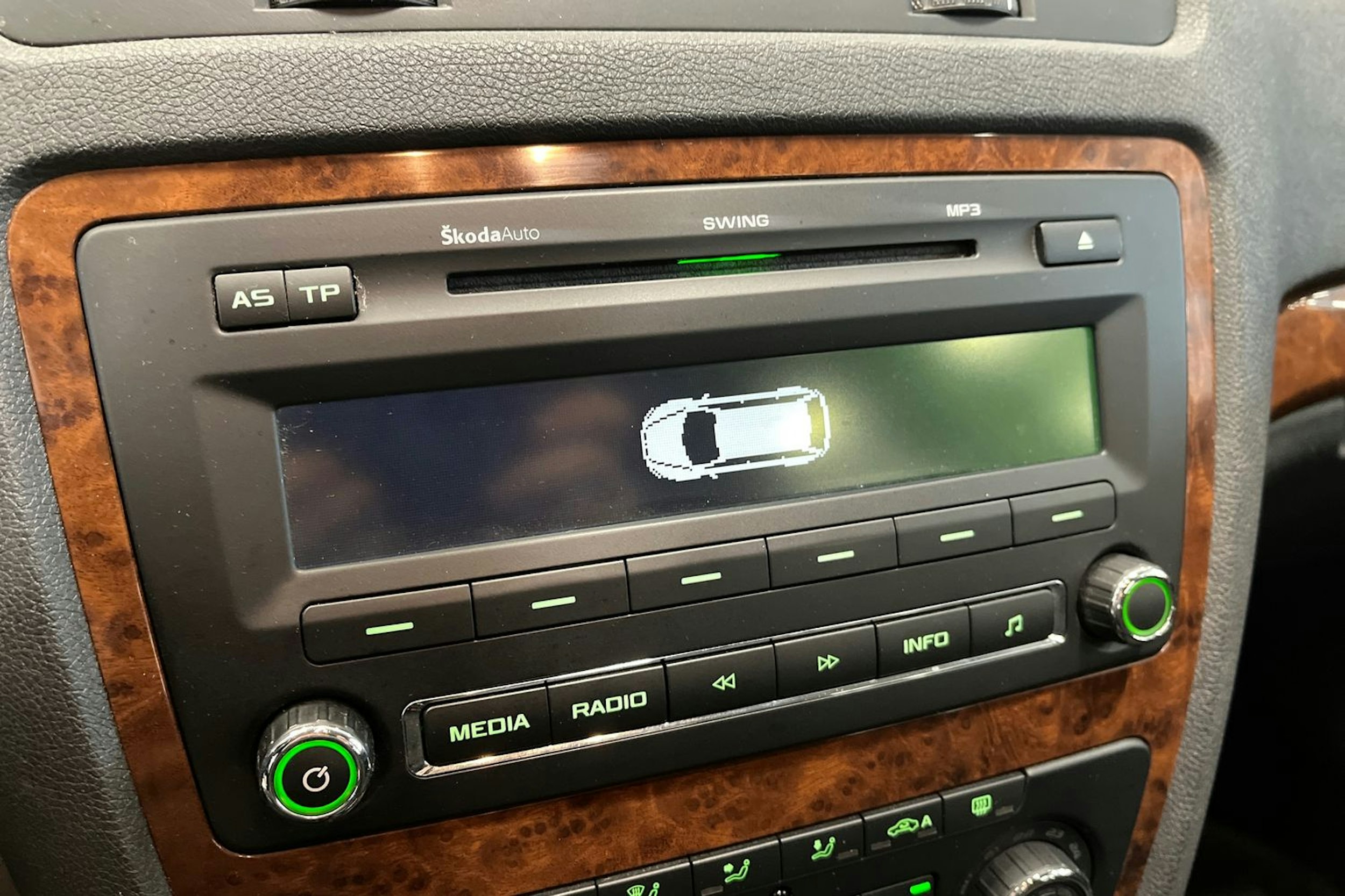 sininen Skoda Octavia 2013 kuva 20.