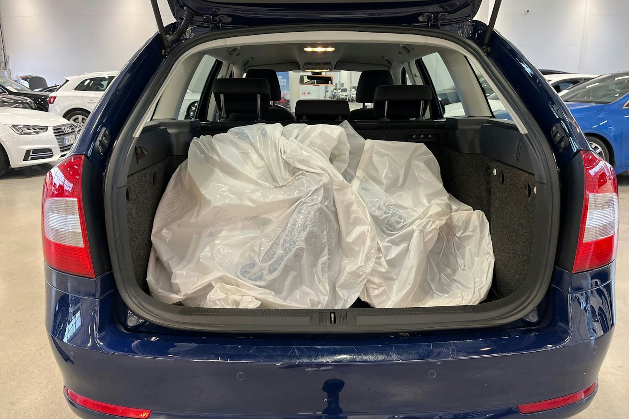 sininen Skoda Octavia 2013 kuva 28.