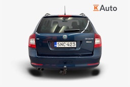 sininen Skoda Octavia 2013 kuva 3.