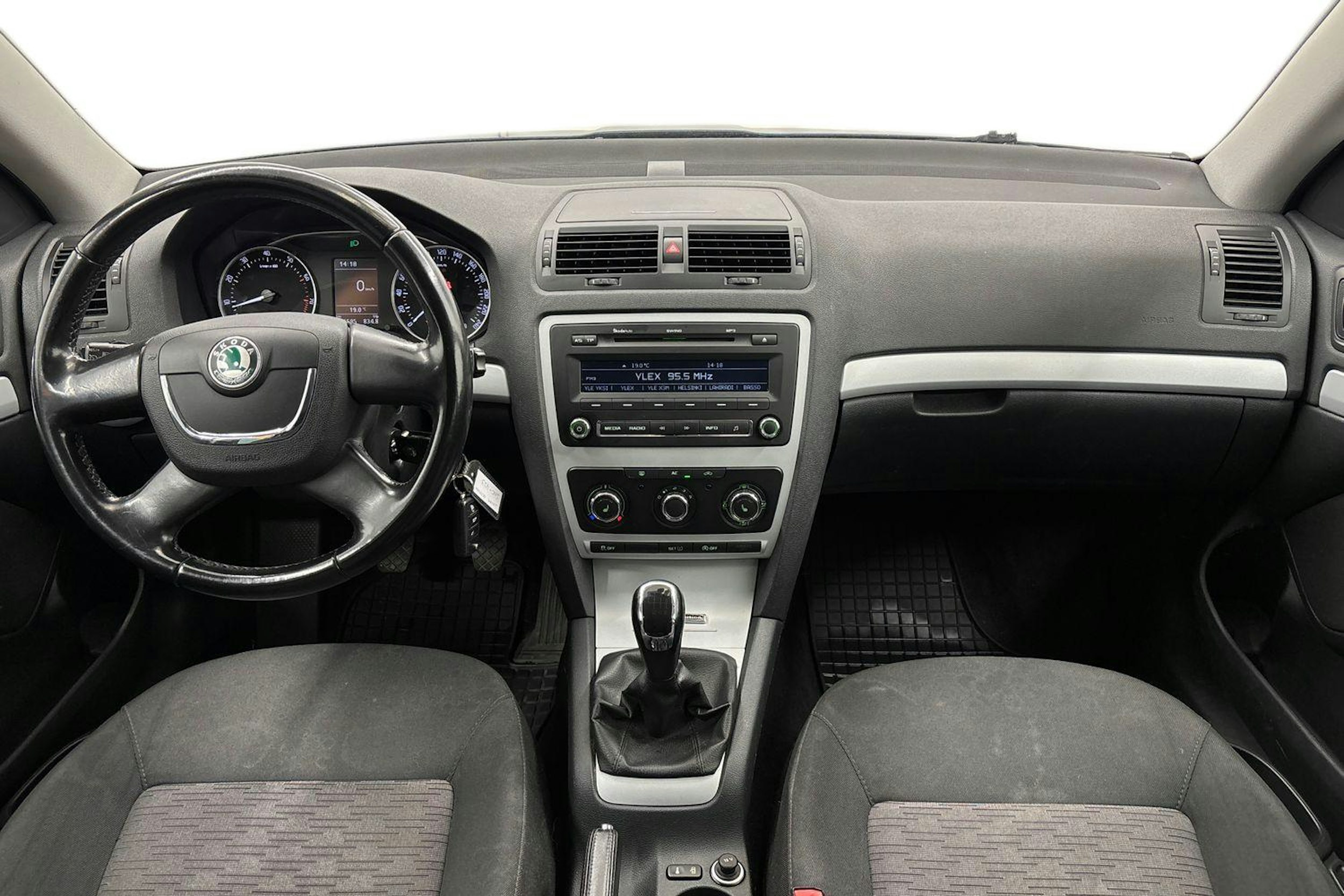 sininen Skoda Octavia 2013 kuva 9.