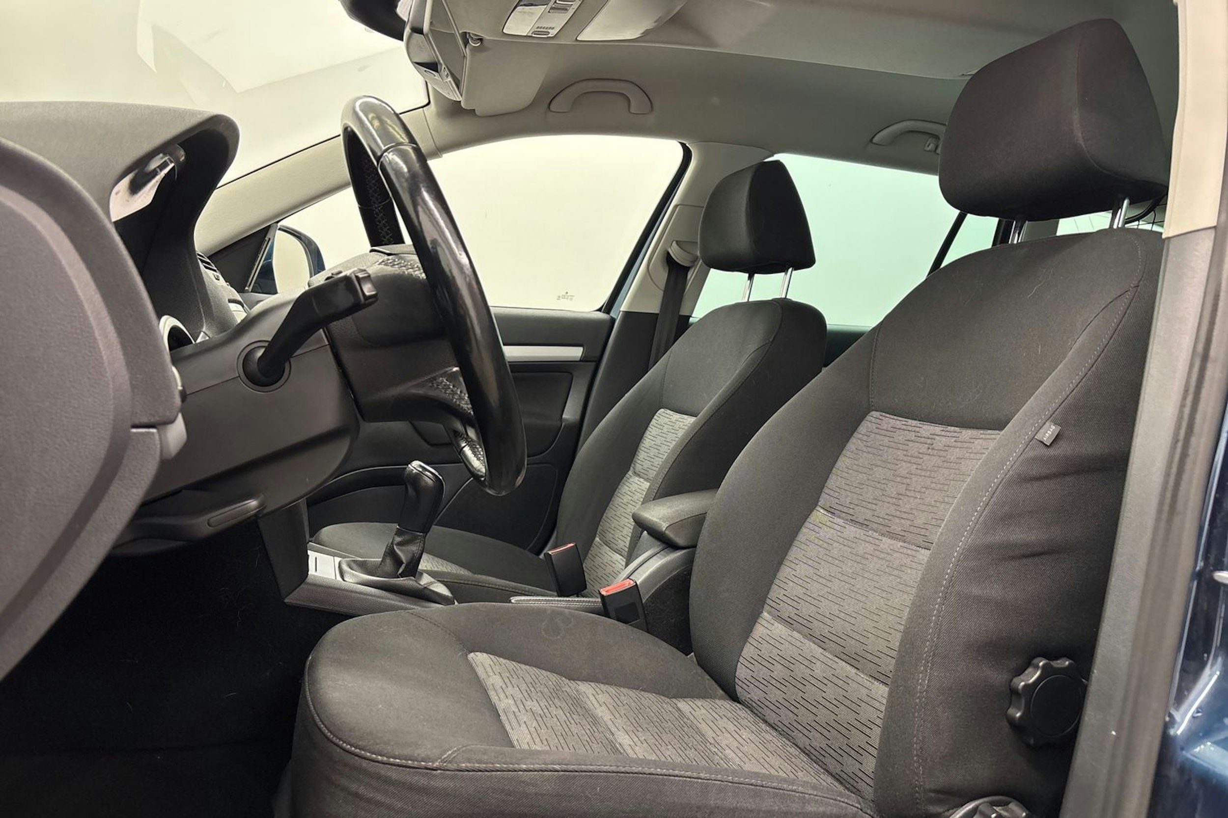 sininen Skoda Octavia 2013 kuva 14.