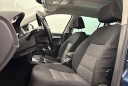 sininen Skoda Octavia 2013 kuva 14.