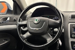 sininen Skoda Octavia 2013 kuva 15.